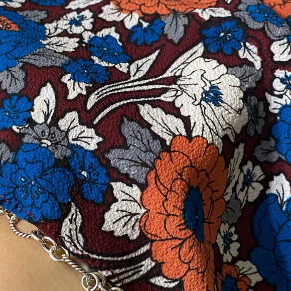 Off Shoulder Blouse - Picture 2 of 3